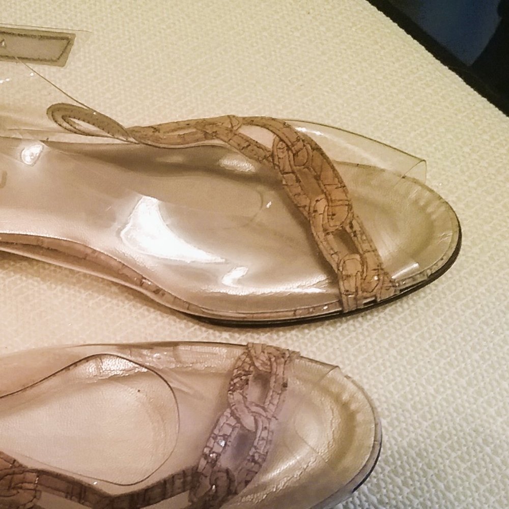 California Magdenan sandals